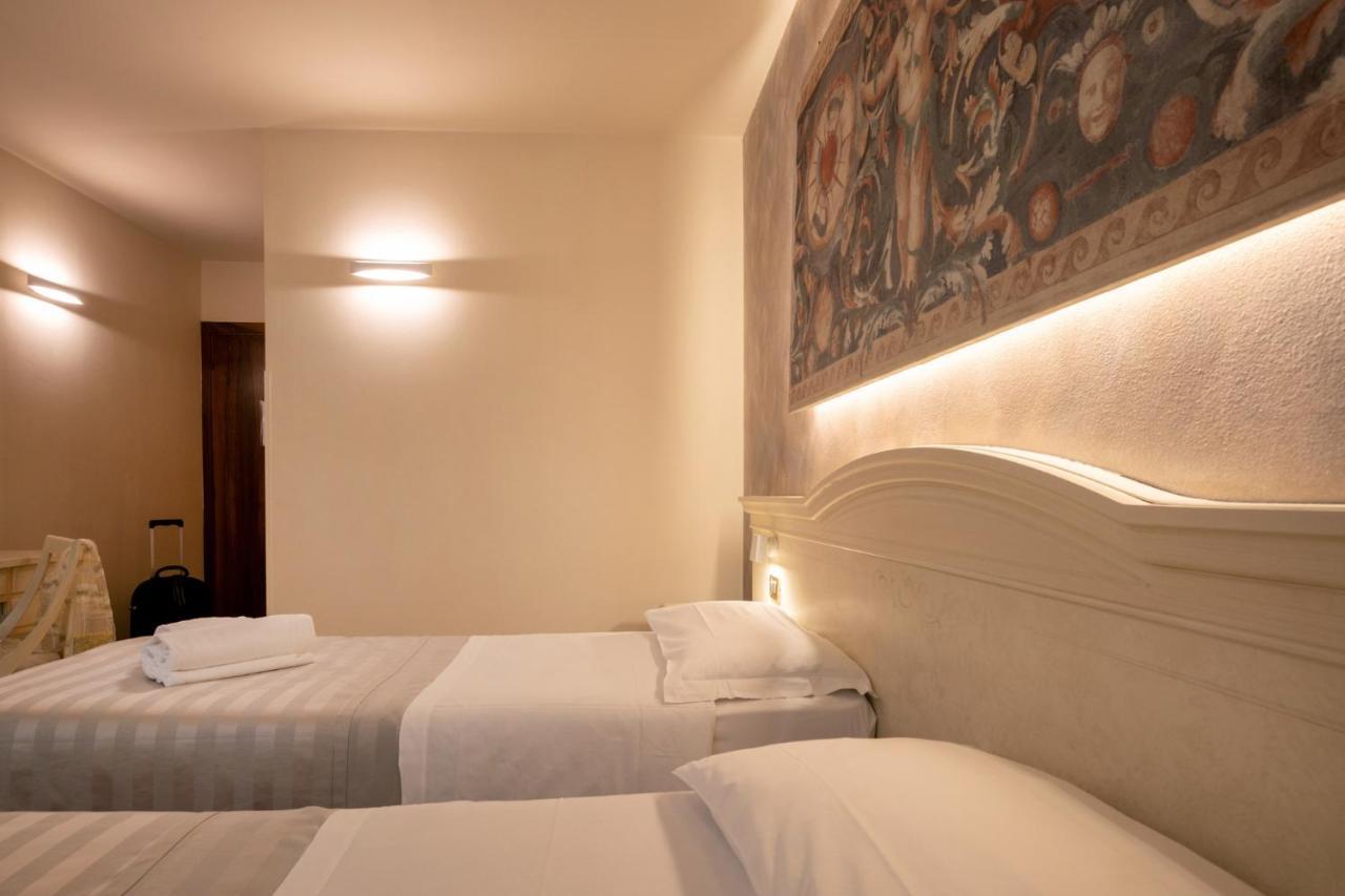 Hotel San Lorenzo Pozzolengo Buitenkant foto