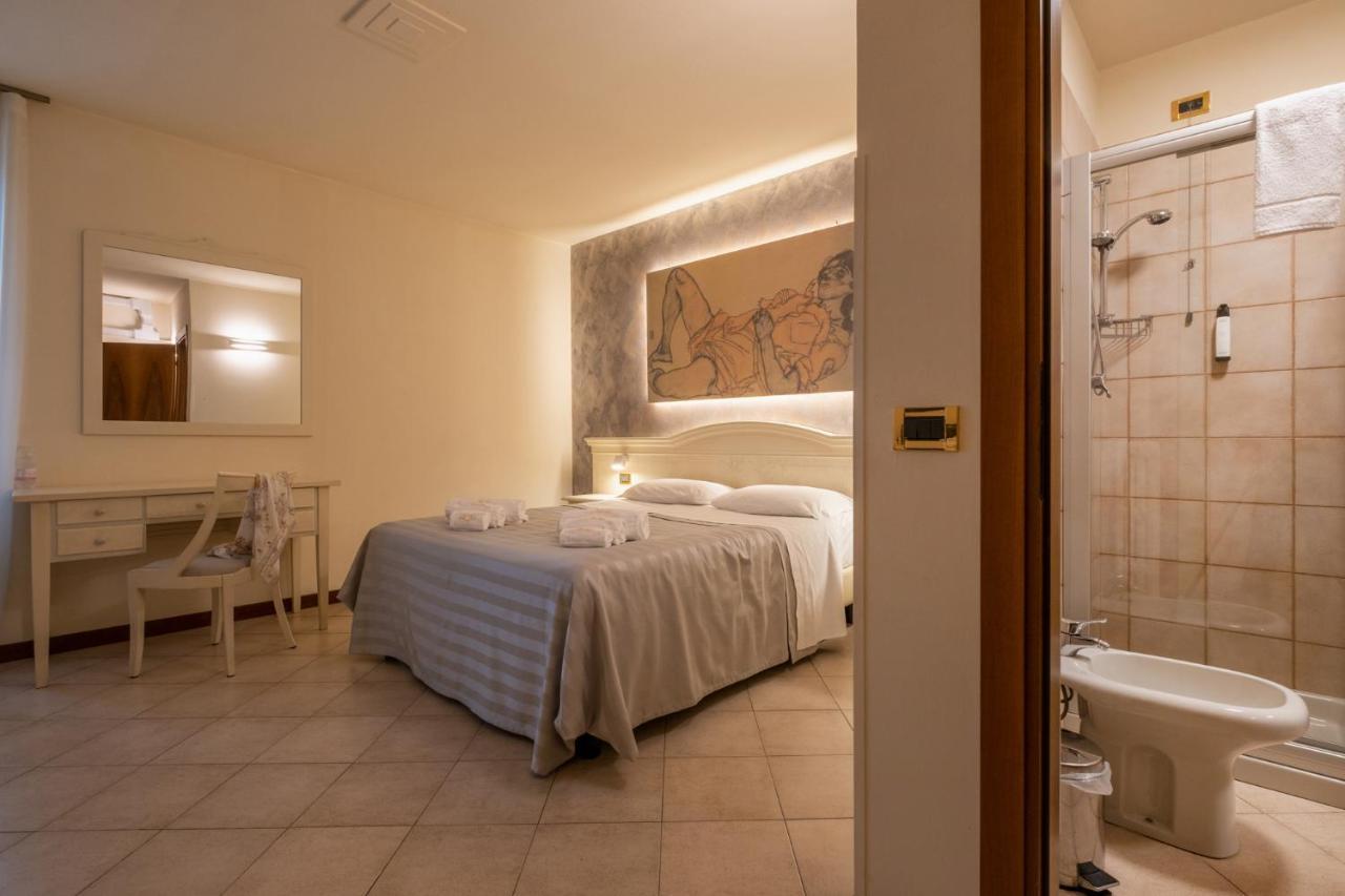 Hotel San Lorenzo Pozzolengo Buitenkant foto