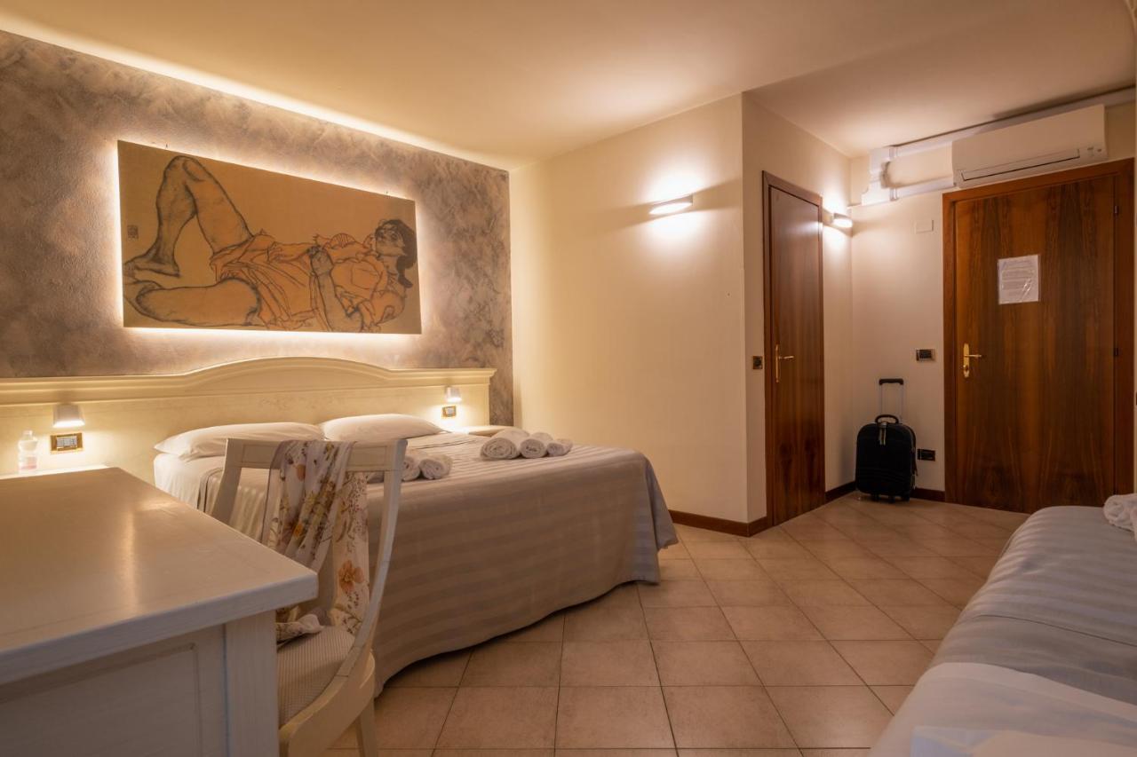 Hotel San Lorenzo Pozzolengo Buitenkant foto