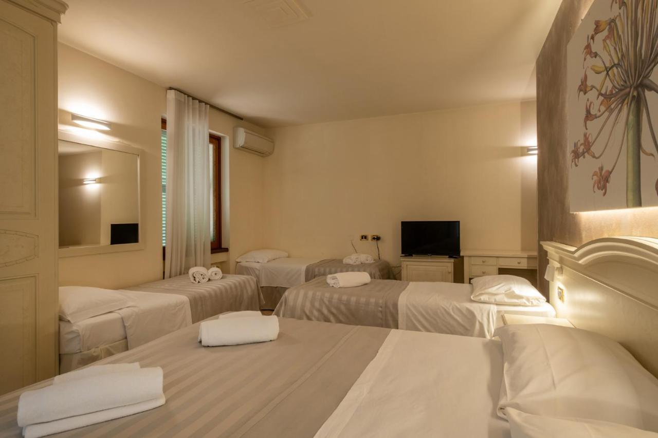 Hotel San Lorenzo Pozzolengo Buitenkant foto