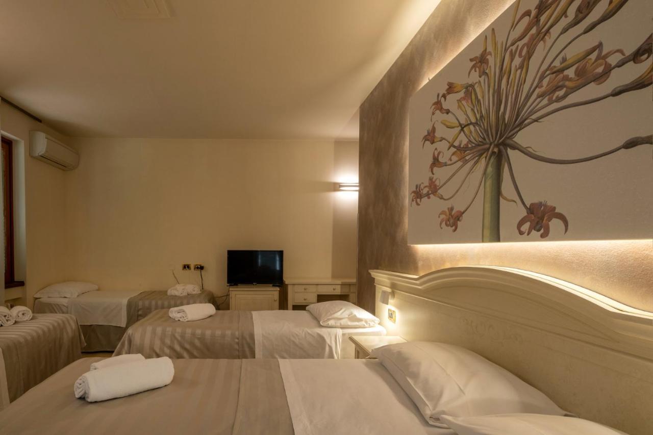 Hotel San Lorenzo Pozzolengo Buitenkant foto