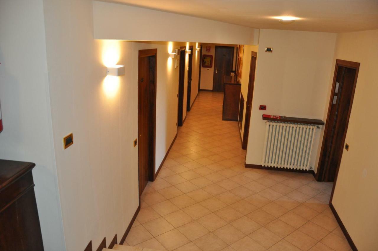 Hotel San Lorenzo Pozzolengo Buitenkant foto
