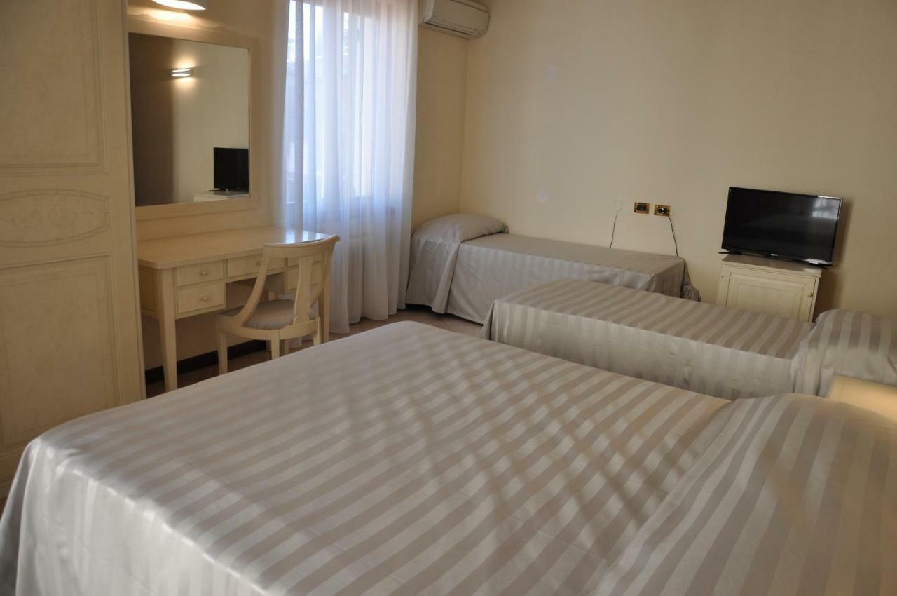 Hotel San Lorenzo Pozzolengo Buitenkant foto