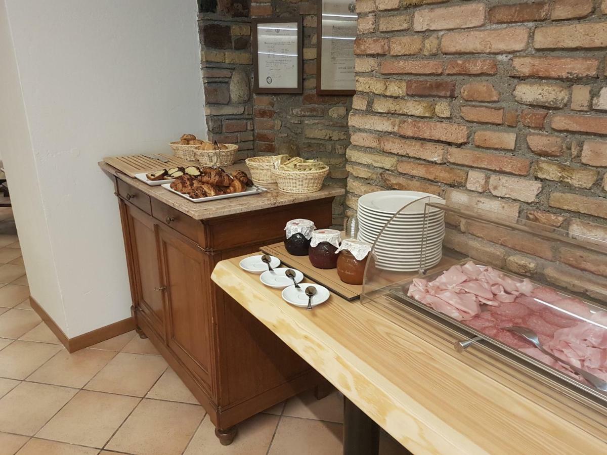 Hotel San Lorenzo Pozzolengo Buitenkant foto