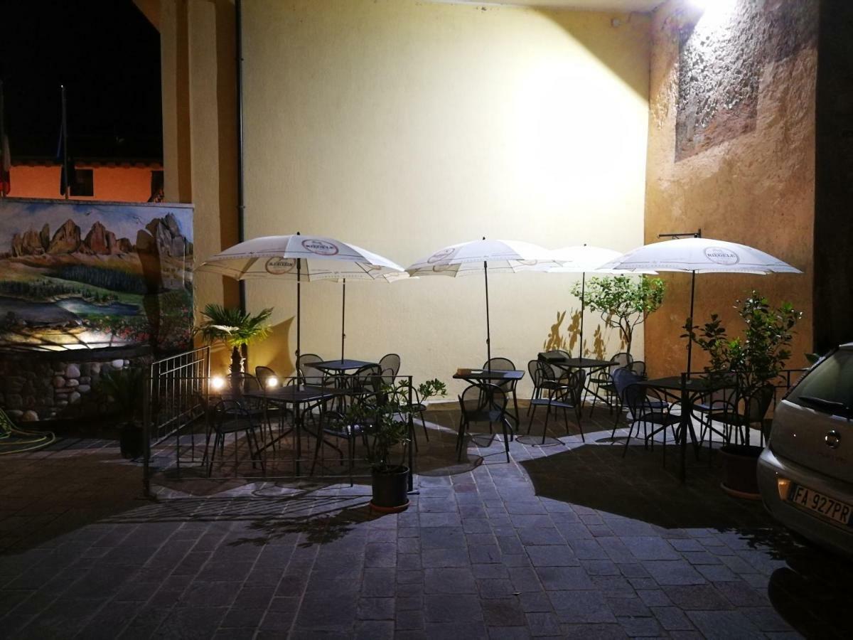 Hotel San Lorenzo Pozzolengo Buitenkant foto