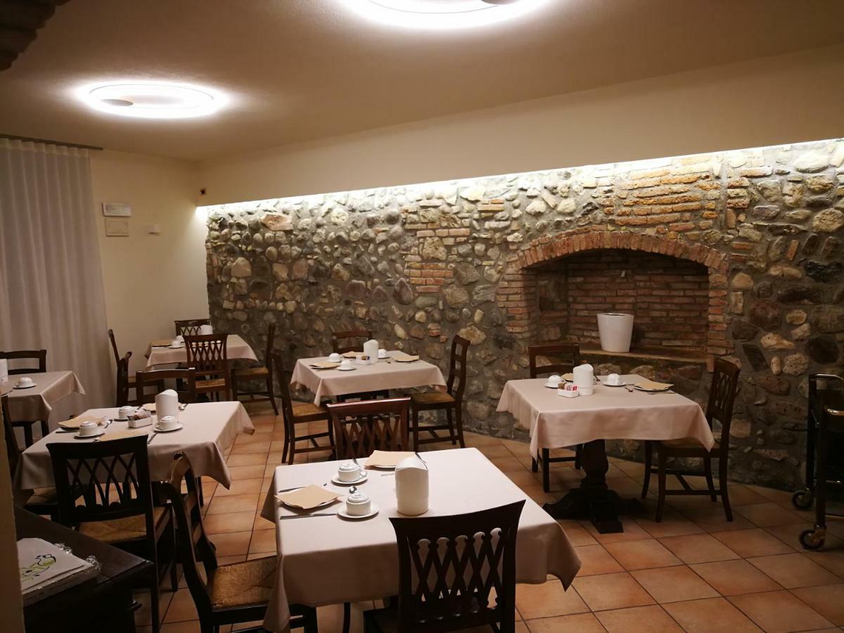Hotel San Lorenzo Pozzolengo Buitenkant foto